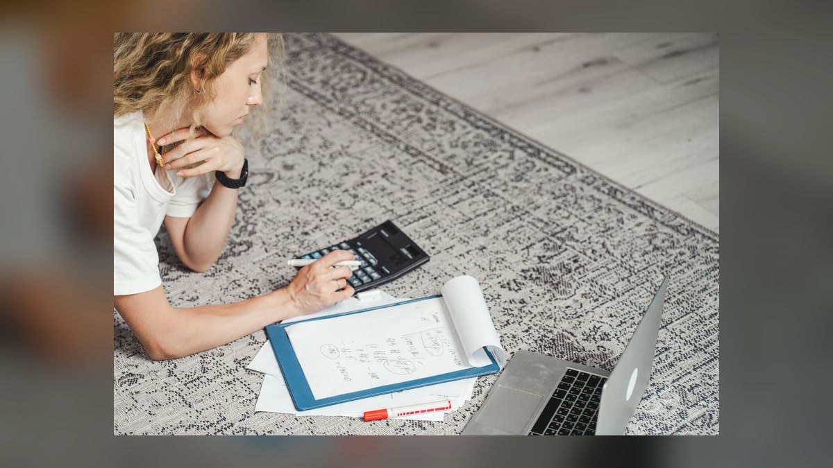 How do you calculate the right SDR-to-closed-won ratio for a new market entry in 2027 — figure 9