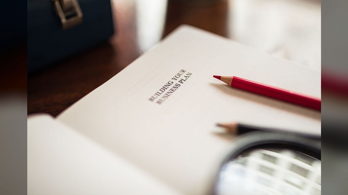 How do you build an outbound motion for a legaltech platform in 2027 — figure 4
