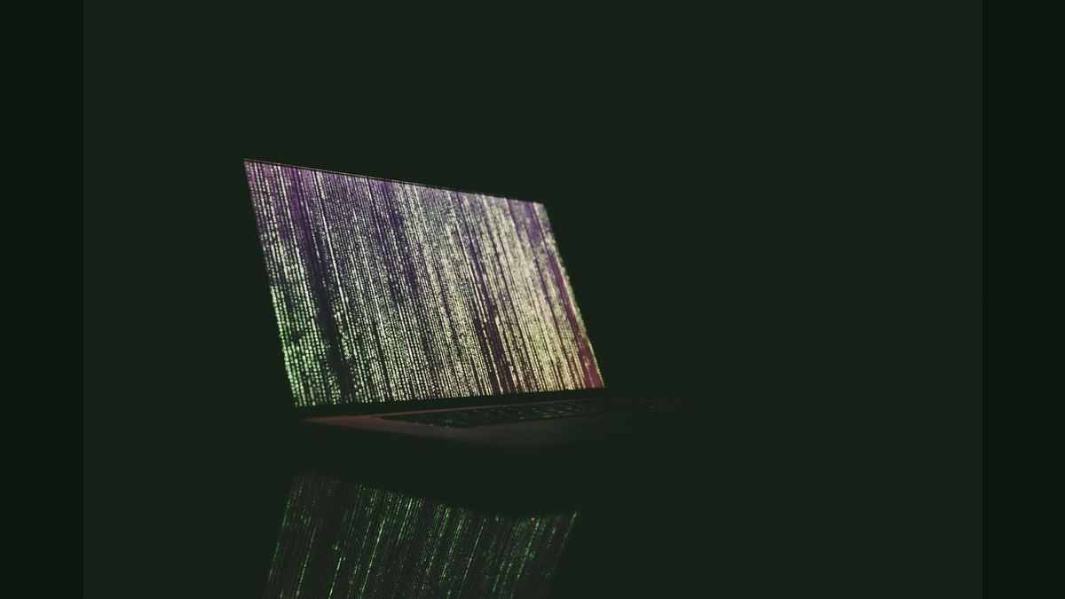 What is the ideal SDR-to-AE ratio for a $5M ARR cybersecurity company in 2027 — figure 6