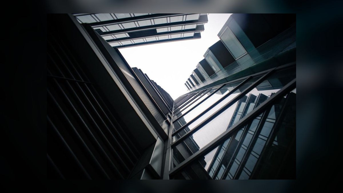 How do you build a concrete SDR-to-AE handoff protocol for a $1M ARR vertical SaaS in 2027 — figure 1