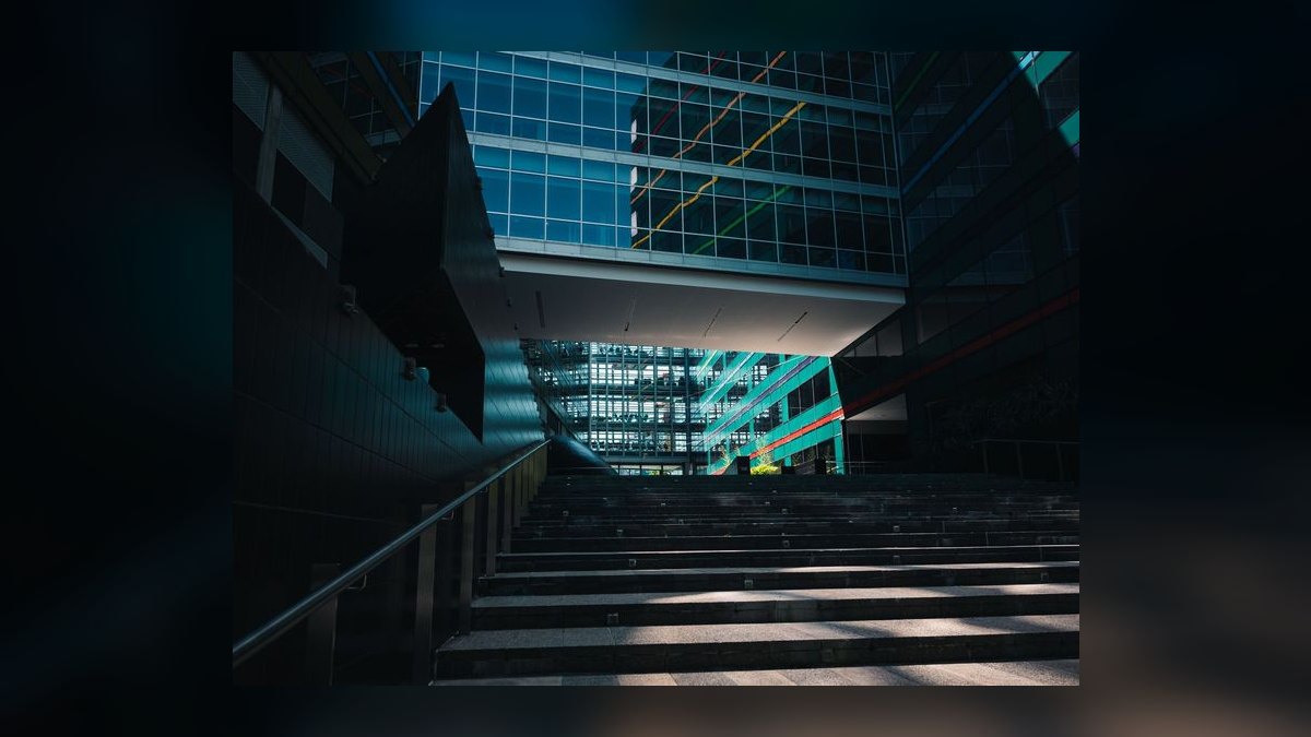 What are the first 10 steps to build a GTM playbook for a locksmith services operator in 2027 — figure 8