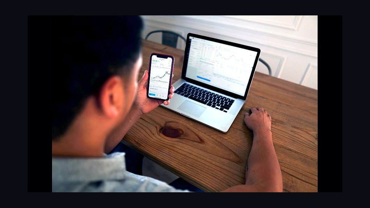 What go-to-market playbook works best for IT Services / MSP in 2027?