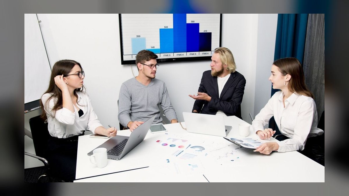 What are the key sales KPIs for the Commercial Architecture and Engineering Firm industry in 2027 — figure 4