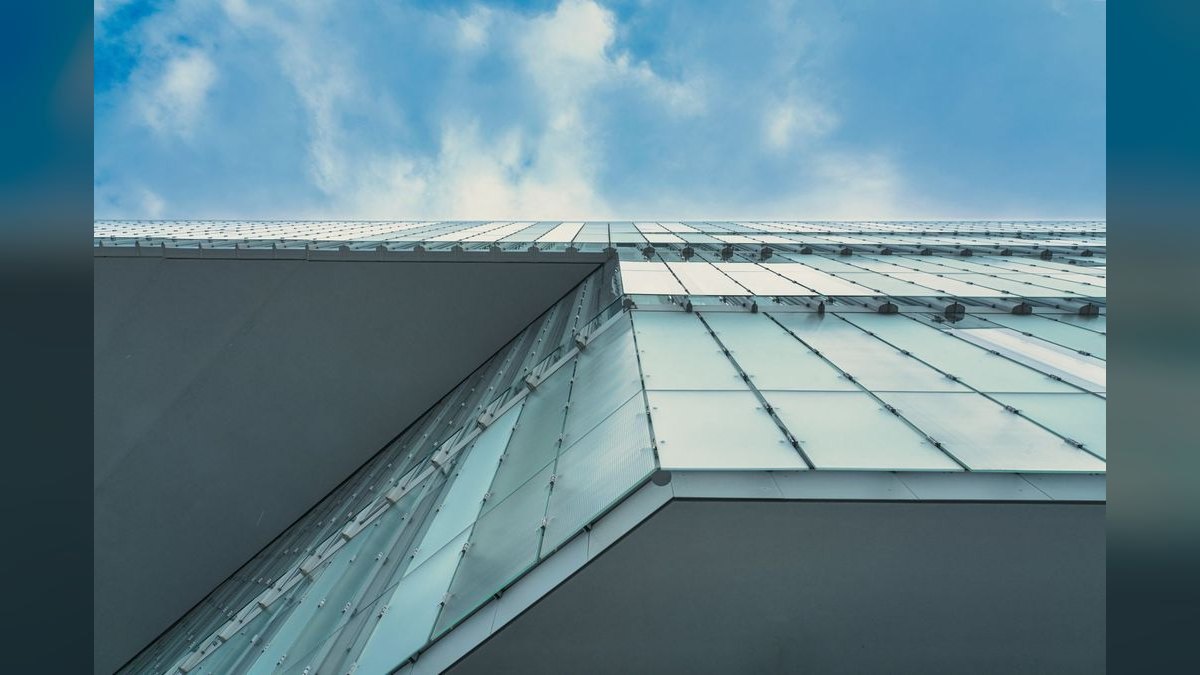 What are the key sales KPIs for the Commercial Restaurant Equipment Distribution industry in 2027?