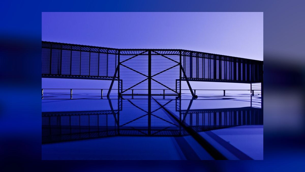 What are the key sales KPIs for the Commercial Hardware Distribution industry in 2027 — figure 8
