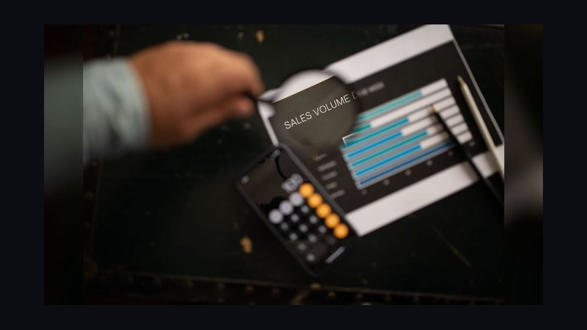 Top 10 Sales KPIs for Commercial Bus Dealership in 2027