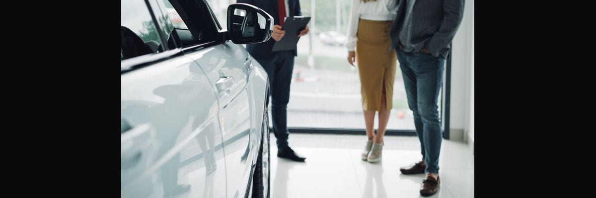 What are the key sales KPIs for the Commercial Bus Dealership industry in 2027?