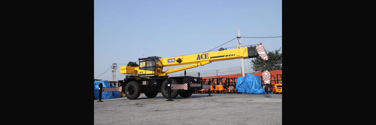 What are the key sales KPIs for the Commercial Crane Rental industry in 2027?