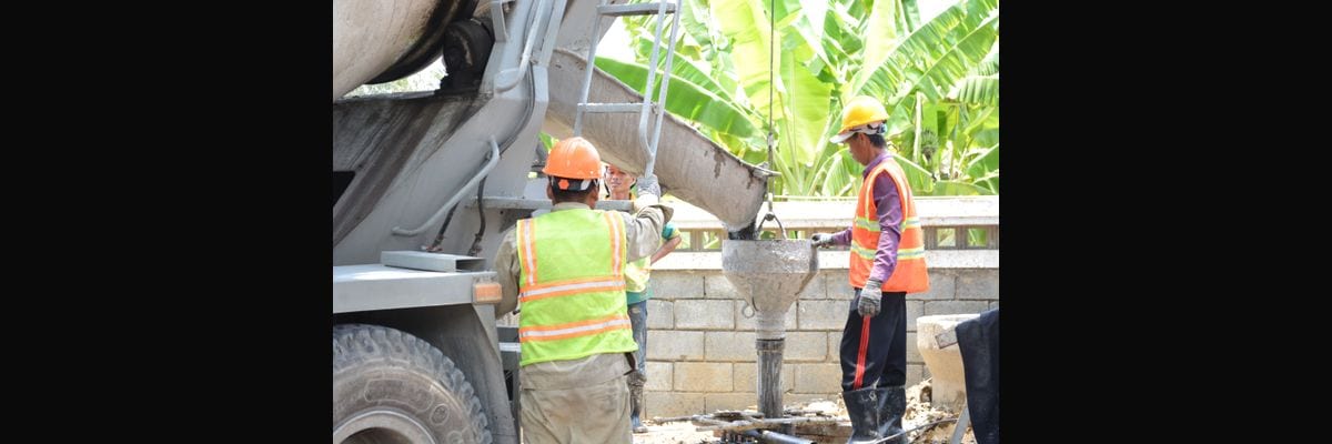 What are the key sales KPIs for the Commercial Concrete Contracting industry in 2027?