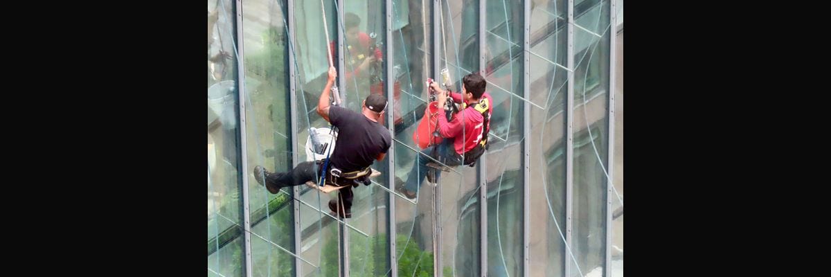 What are the key sales KPIs for the Commercial Glass and Glazing Contracting industry in 2027?