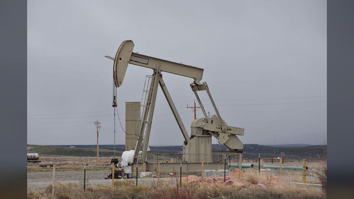 What are the key sales KPIs for the Oilfield Services industry in 2027 — figure 1