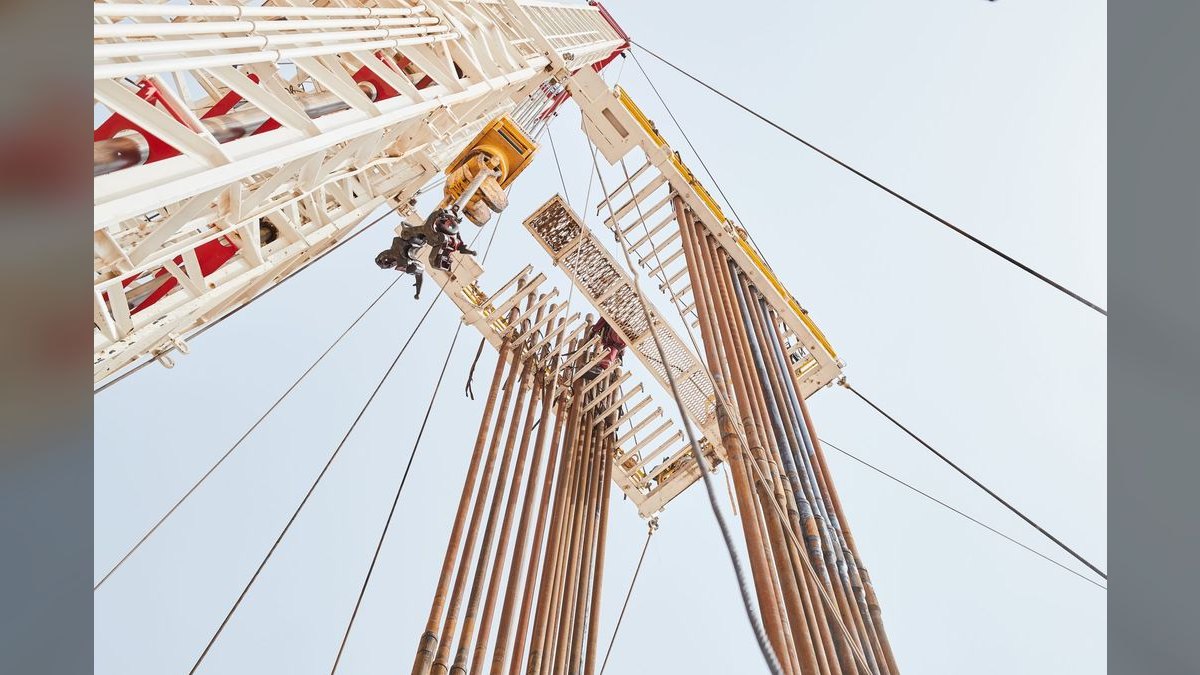 What are the key sales KPIs for the Oilfield Services industry in 2027?