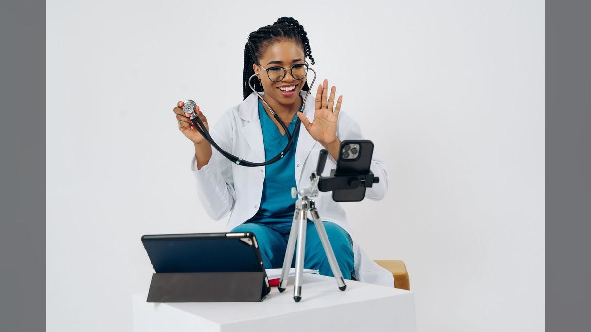 What are the key sales KPIs for the Telehealth Platform Services industry in 2027 — figure 1