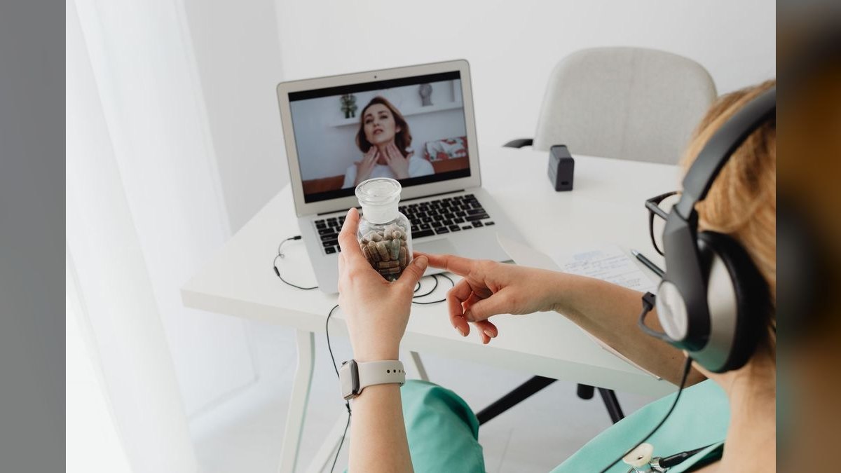 What are the key sales KPIs for the Telehealth Platform Services industry in 2027 — figure 2