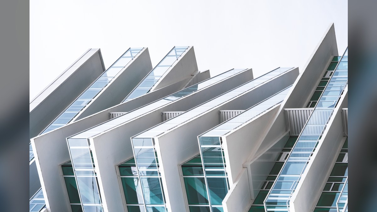 What are the key sales KPIs for the Architectural & Decorative Glass Fabrication industry in 2027 — figure 5