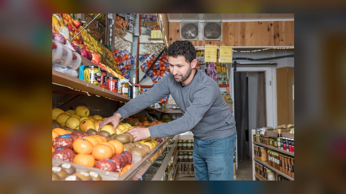 What are the key sales KPIs for the Wholesale Florist & Floral Supply Distribution industry in 2027 — figure 9