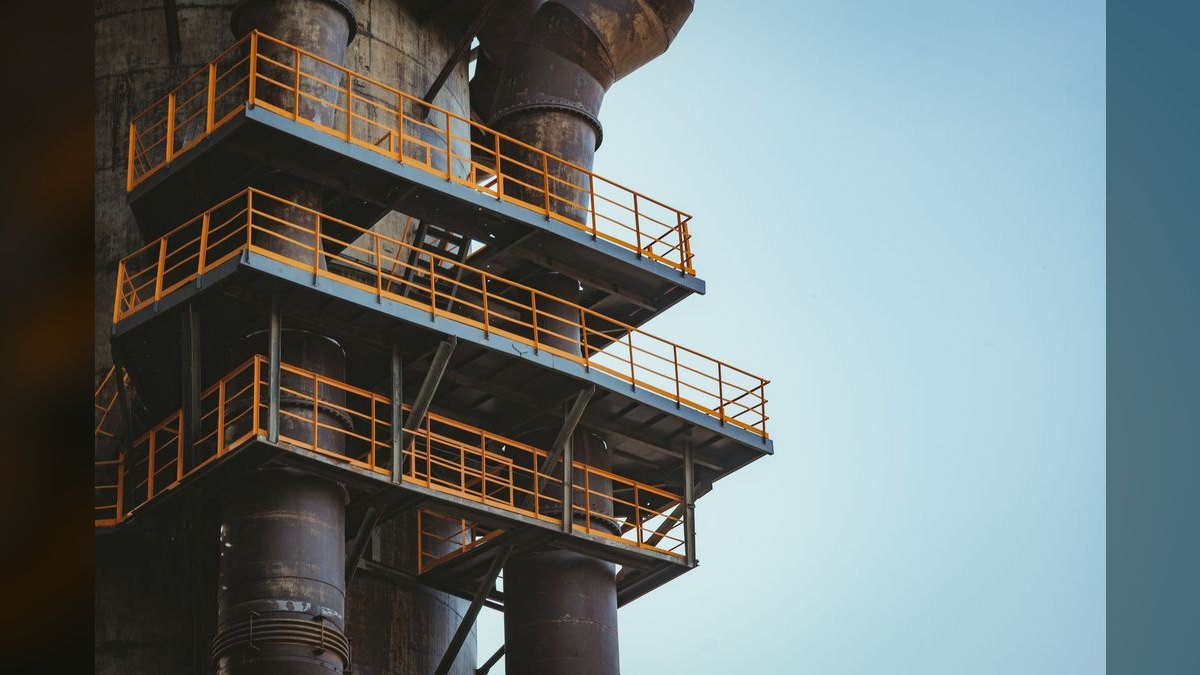 What are the key sales KPIs for the Industrial Heat Treating & Metal Finishing Services industry in 2027 — figure 1