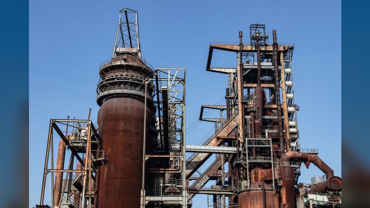 What are the key sales KPIs for the Industrial Heat Treating & Metal Finishing Services industry in 2027 — figure 3