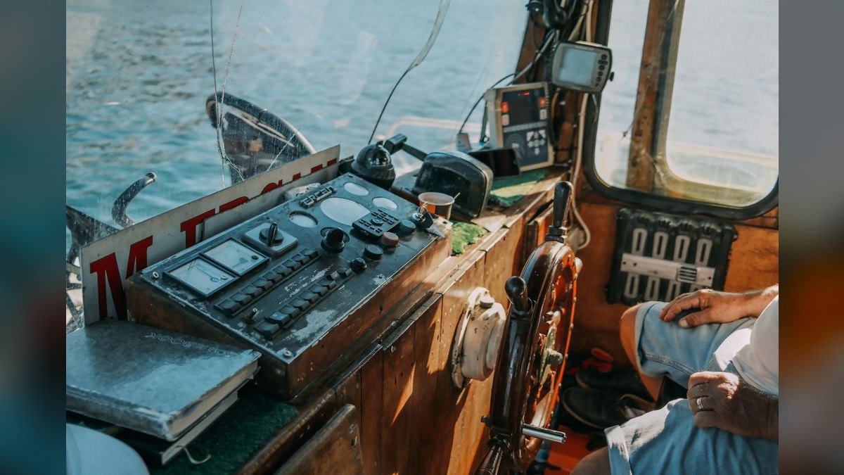 What are the key sales KPIs for the Marine Dredging & Waterway Maintenance industry in 2027 — figure 1