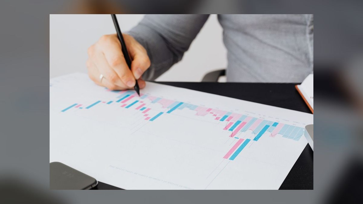 What are the key sales KPIs for the Modular Data Center Manufacturing industry in 2027 — figure 9