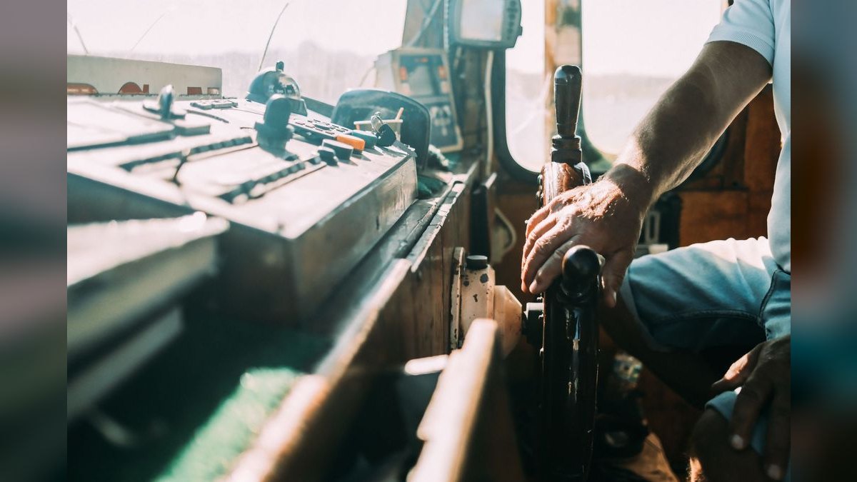 What are the key sales KPIs for the Marine Antifouling & Hull Coatings Services industry in 2027 — figure 6