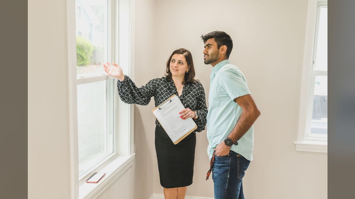What are the key sales KPIs for the Residential & Light-Commercial Spray Foam Insulation Contracting industry in 2027 — figure 4