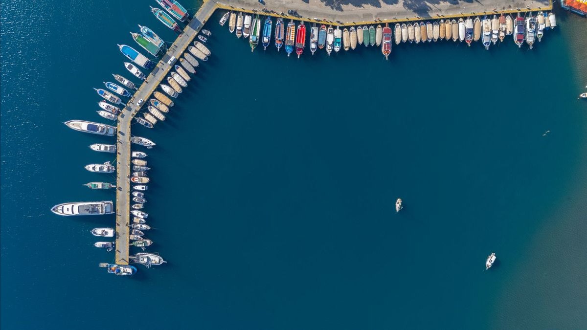 What are the key sales KPIs for the Marine Fuel Dock & Bunkering Services industry in 2027 — figure 2