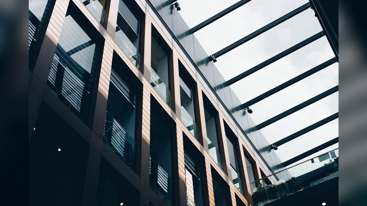 What are the key sales KPIs for the Architectural Lighting Design & Specification industry in 2027 — figure 4