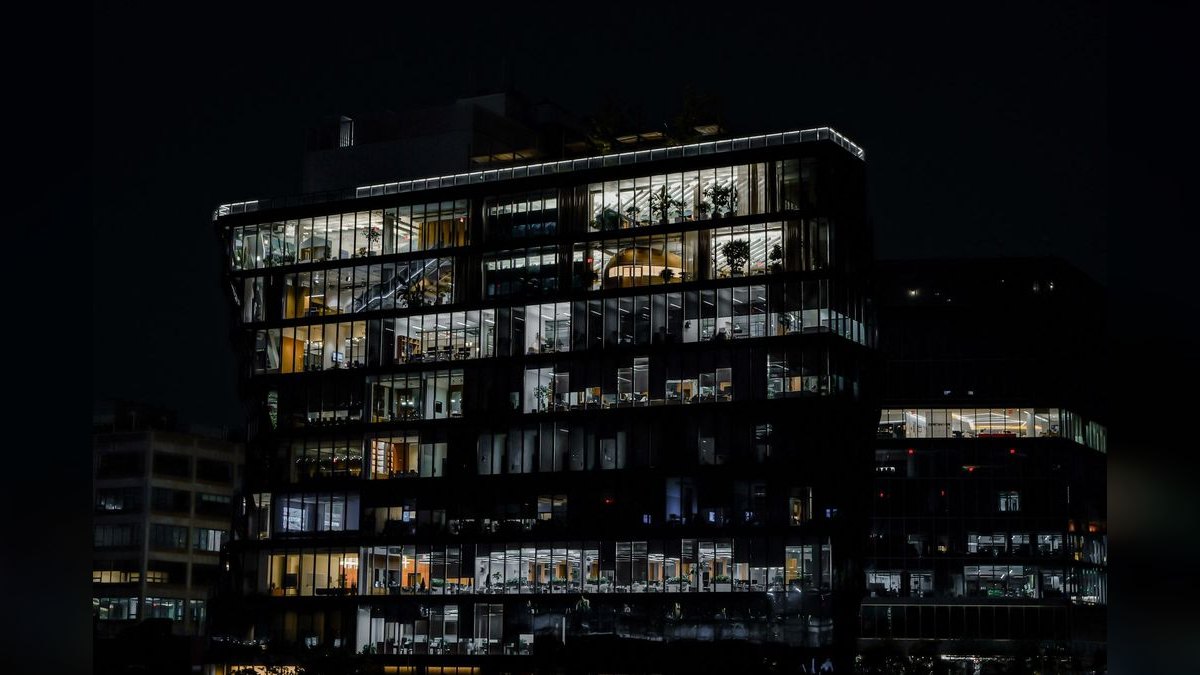 What are the key sales KPIs for the Architectural Lighting Design & Specification industry in 2027 — figure 6