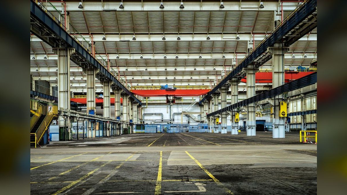 What are the key sales KPIs for the Industrial Additive Manufacturing Service Bureau industry in 2027?