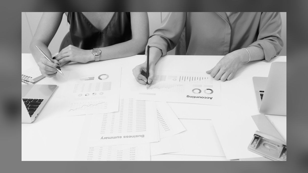 What are the key sales KPIs for the Specialty Lumber & Millwork Distribution industry in 2027 — figure 6