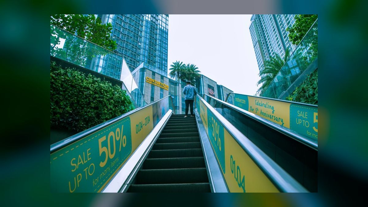 What are the key sales KPIs for the Commercial Modular & Prefabricated Building Manufacturing industry in 2027 — figure 7
