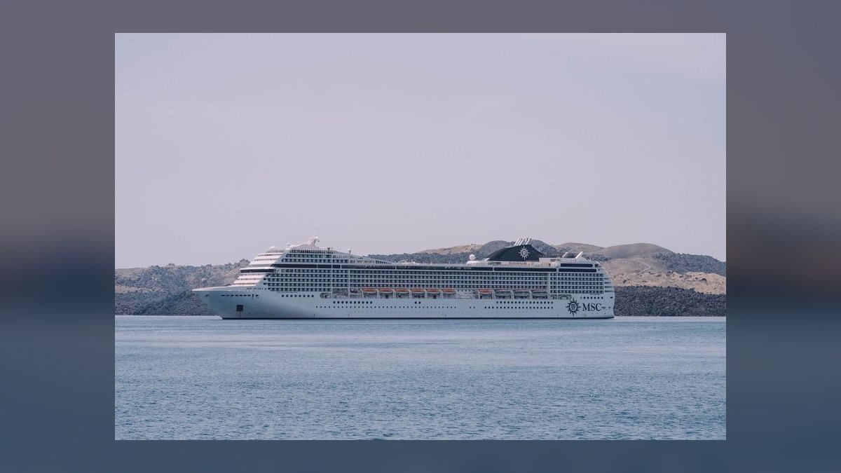 What are the key sales KPIs for the Cruise Line Operations industry in 2027 — figure 10