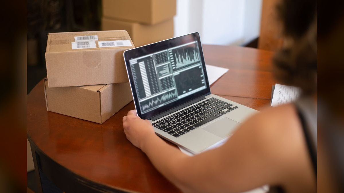 What are the key sales KPIs for the Online Grocery and Q-Commerce Delivery industry in 2027 — figure 3