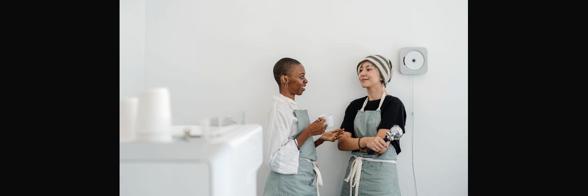 What are the key sales KPIs for the Specialty Coffee Shop Chain Operations industry in 2027?
