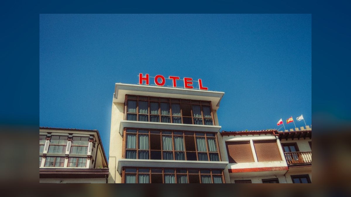 What are the key sales KPIs for the Hotel Brand Operations industry in 2027 — figure 7