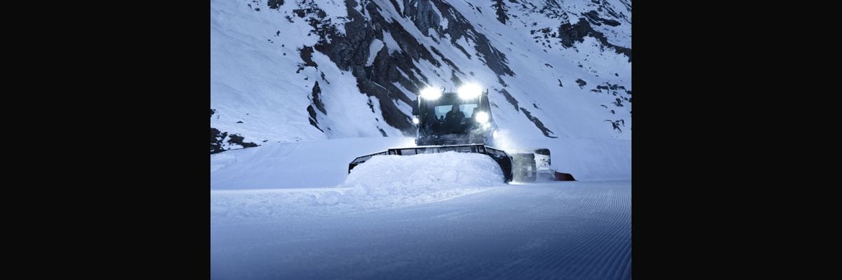 What are the key sales KPIs for the Ski Resort Operations industry in 2027?