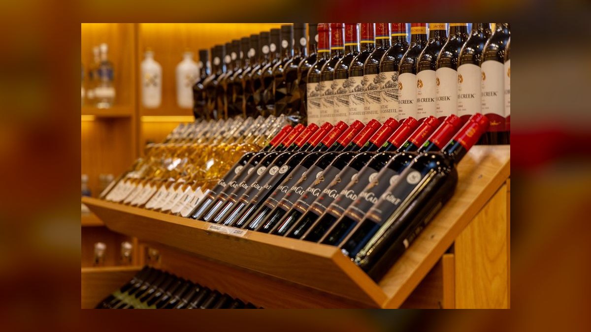 What are the key sales KPIs for the Wine and Spirits Distribution industry in 2027 — figure 7