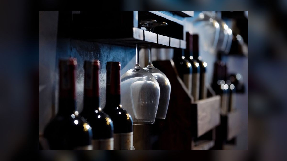 What are the key sales KPIs for the Wine and Spirits Distribution industry in 2027 — figure 9