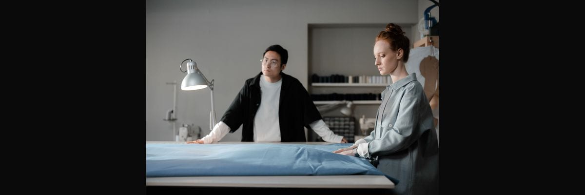 What are the key sales KPIs for the Fast Fashion Apparel industry in 2027?