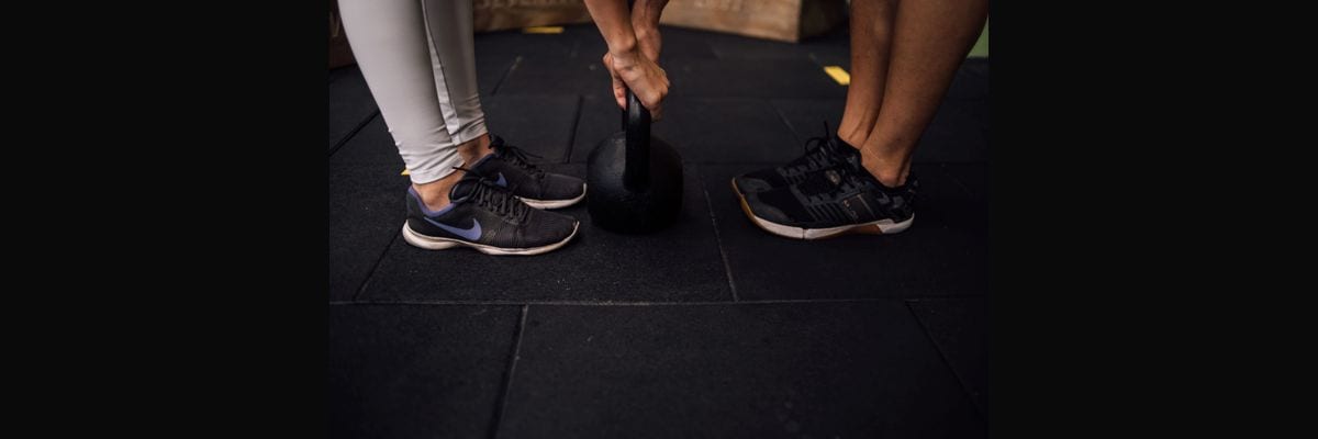What are the key sales KPIs for the Athletic Apparel and Footwear industry in 2027?