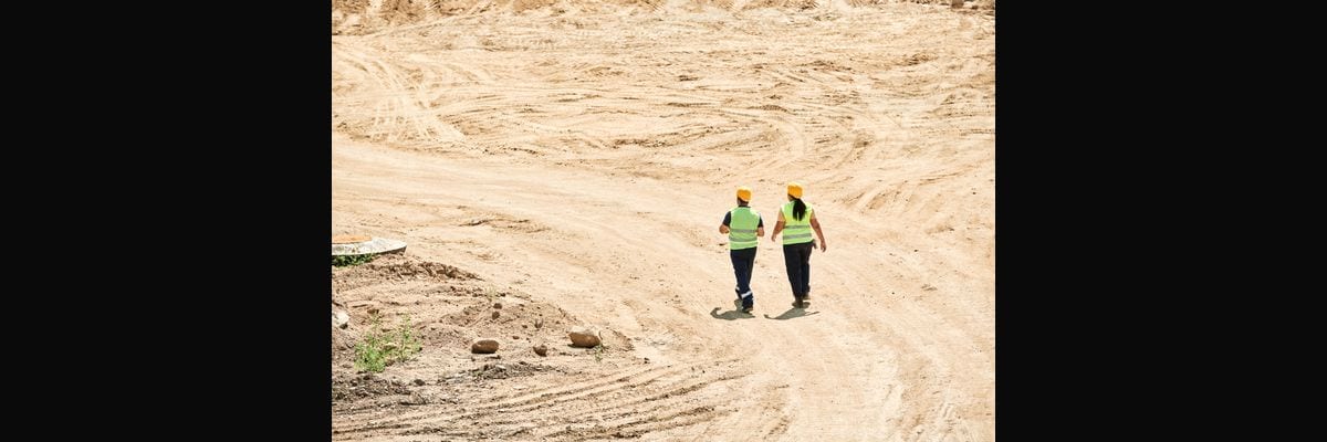 What are the key sales KPIs for the Home Builder industry in 2027?