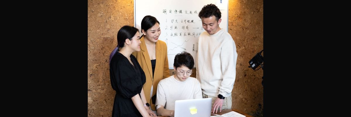 What are the key sales KPIs for the GenAI / RAG Platform industry in 2027?