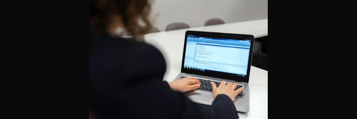What are the key sales KPIs for the Text-to-Speech (TTS) Voice AI industry in 2027?