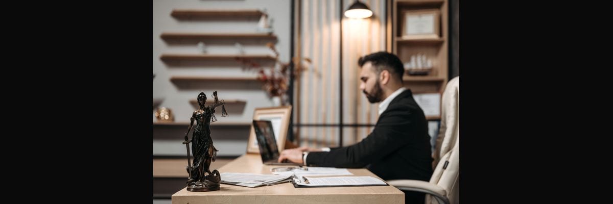What are the key sales KPIs for the AI Legal Tools industry in 2027?