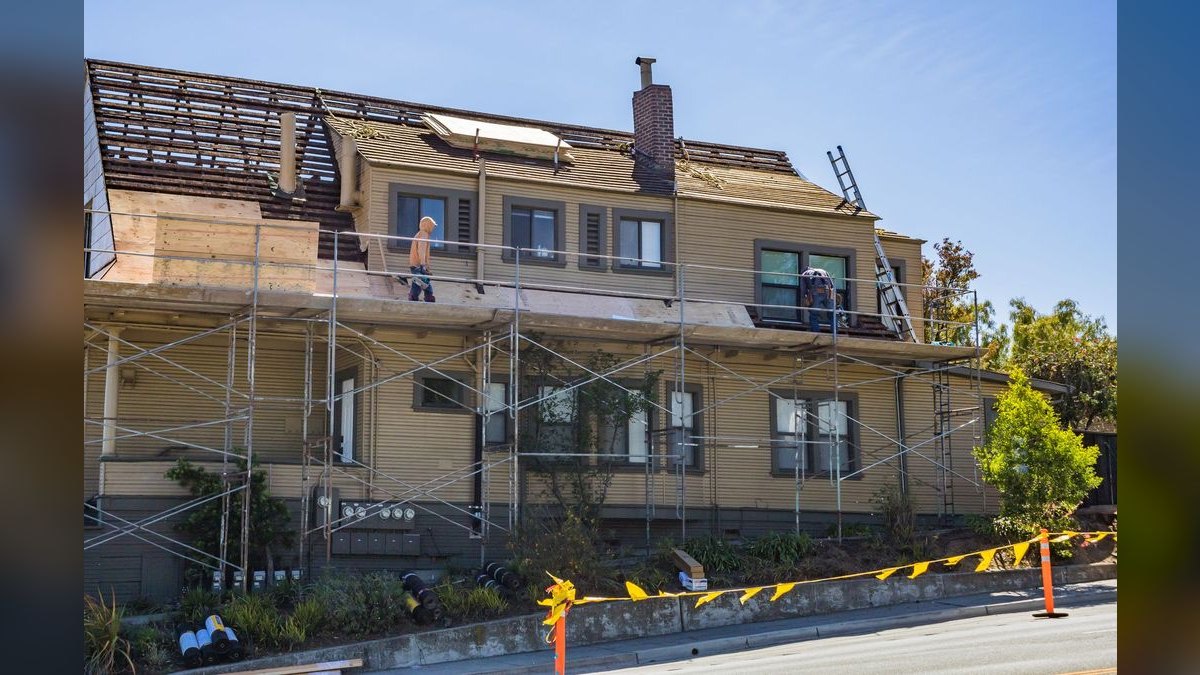 The Best KPIs for Roofing Contractors in 2027 — figure 1