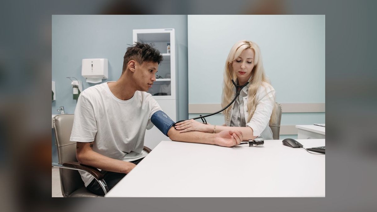 Revenue Per Patient Visit in Outpatient Primary Care Clinics in 2027 — figure 7