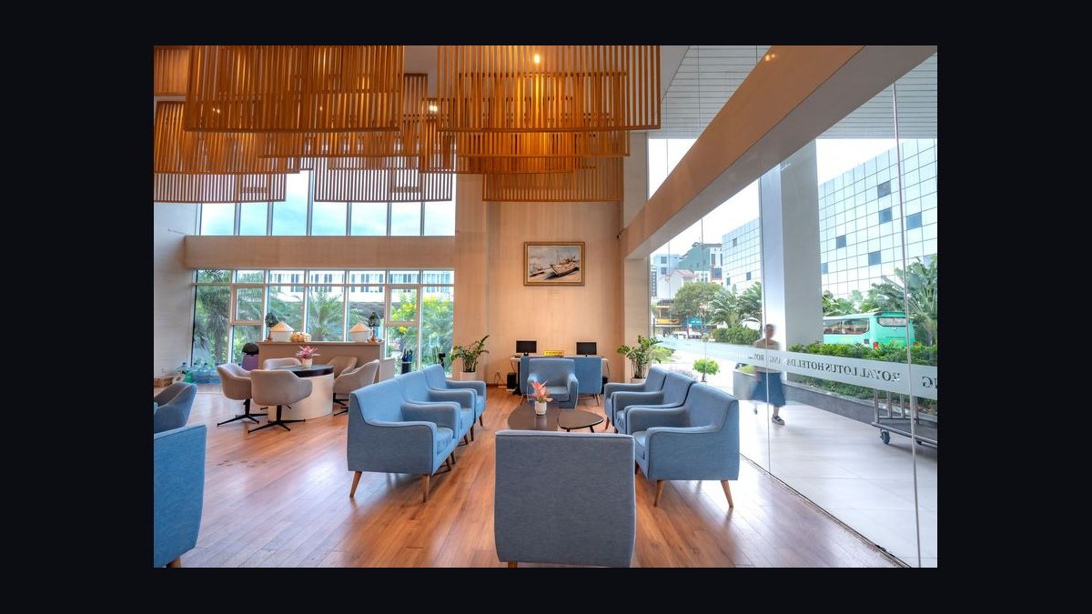 Revenue Per Available Room (RevPAR) Recovery in Urban Luxury Hotels in 2027 — figure 3