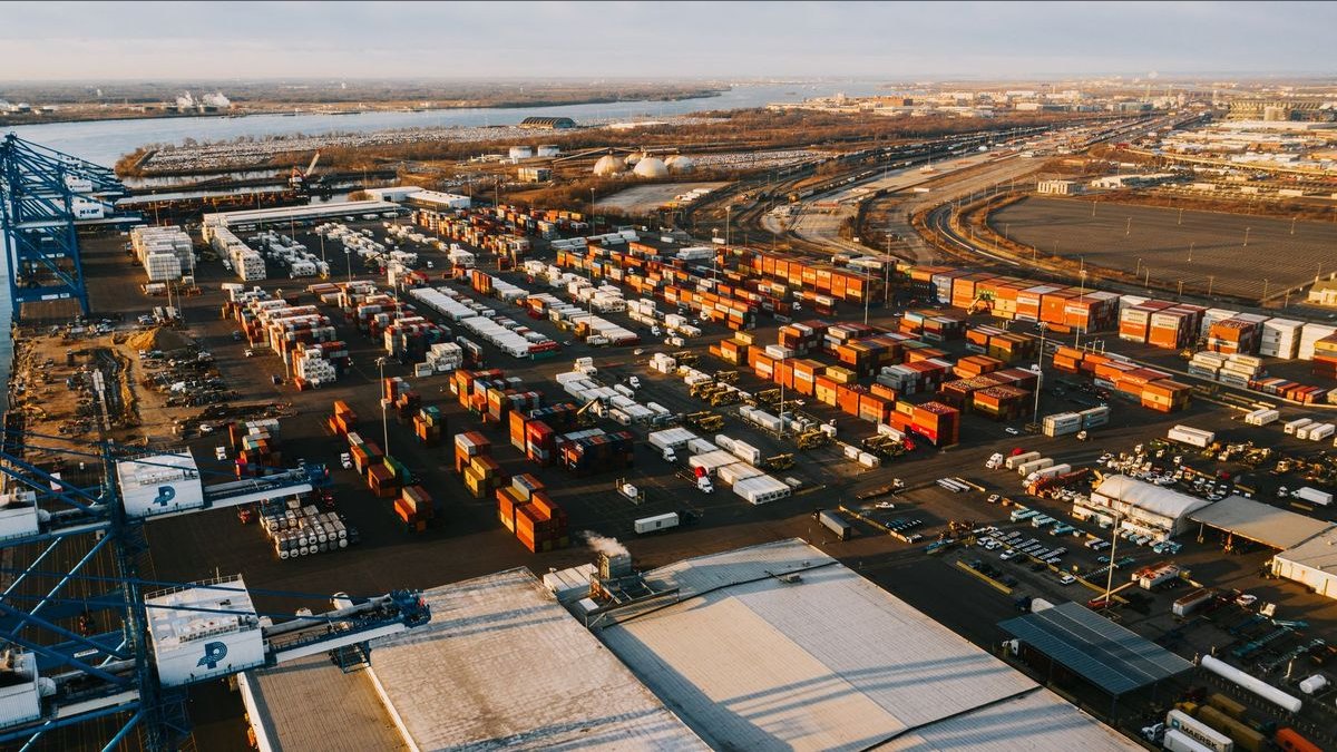 Top 10 Industrial Logistics REIT Revenue KPIs in 2027 — figure 3