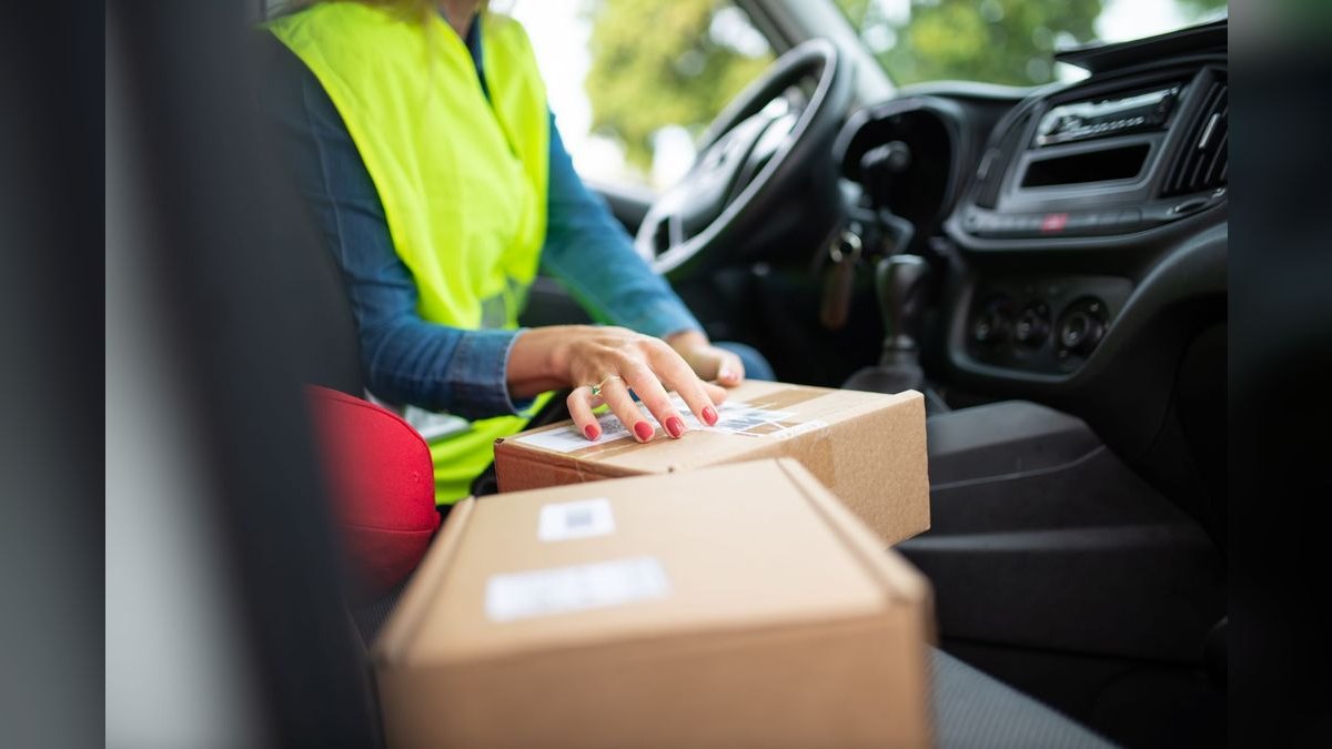 Top 10 Parcel Carrier Revenue KPIs in 2027 — figure 4